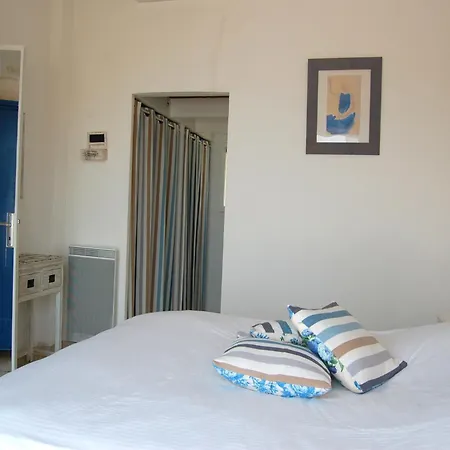 Rural With Shared Pool And Tennis Court Théoule-sur-Mer